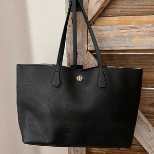 Tory BURCH pebbled tote with dust bag. Black.